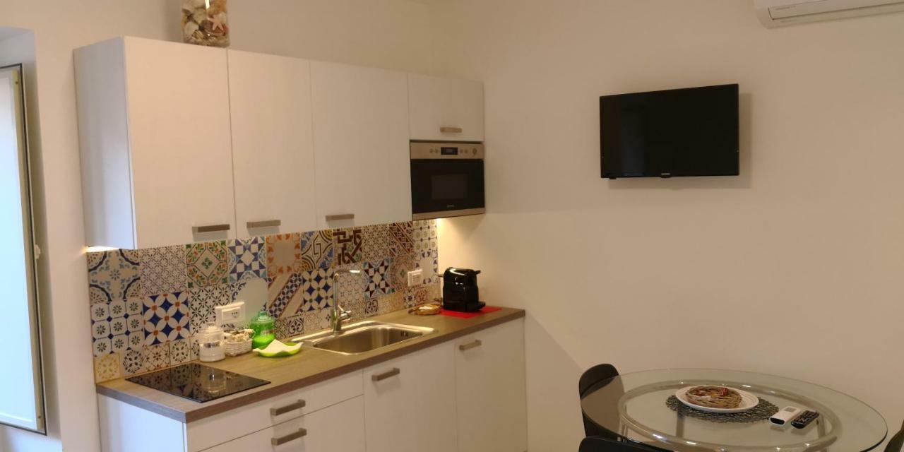 Lo Duca Apartments เชฟาลู ภายนอก รูปภาพ