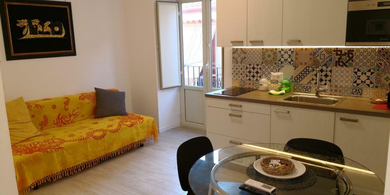 Lo Duca Apartments เชฟาลู ภายนอก รูปภาพ